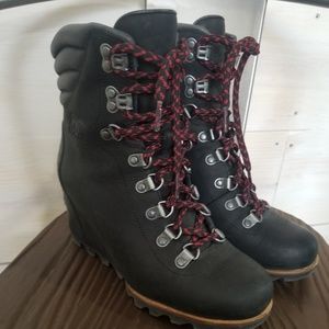 Sorel Joan of Arctic Wedge size 7